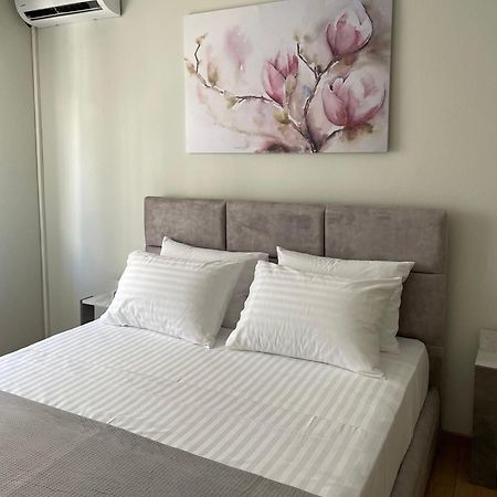 Spacious Apartment Near Panormou Metro Афины Экстерьер фото
