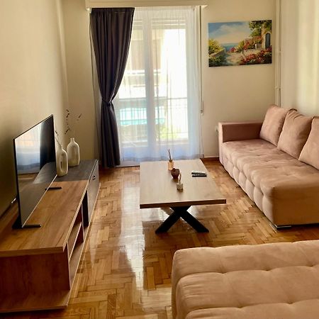 Spacious Apartment Near Panormou Metro Афины Экстерьер фото