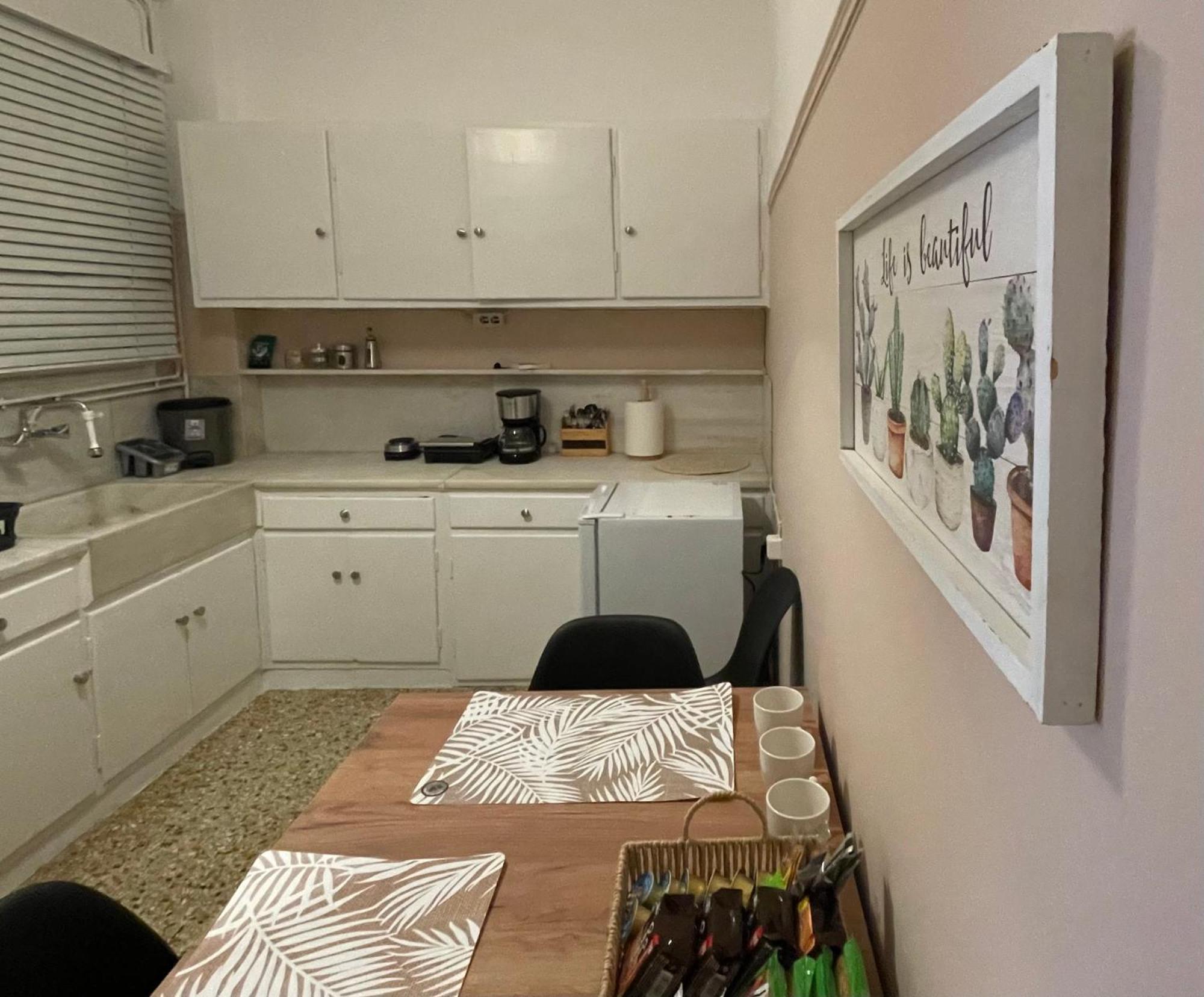 Spacious Apartment Near Panormou Metro Афины Экстерьер фото
