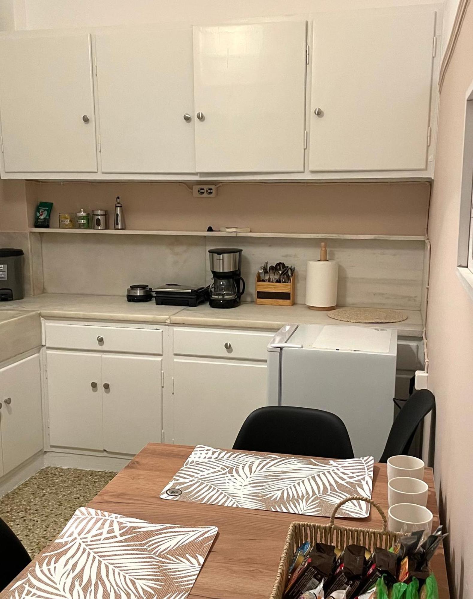Spacious Apartment Near Panormou Metro Афины Экстерьер фото