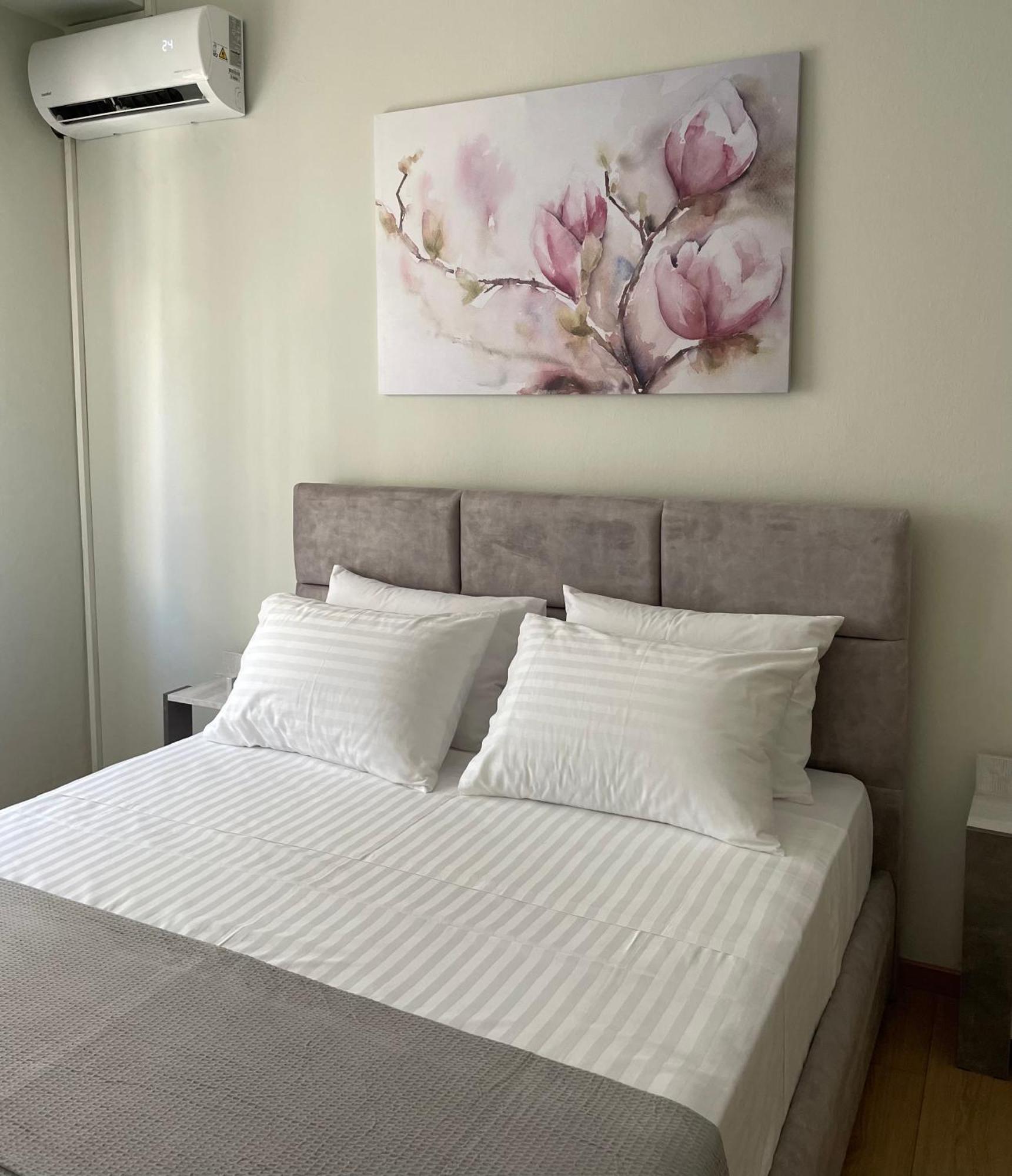 Spacious Apartment Near Panormou Metro Афины Экстерьер фото